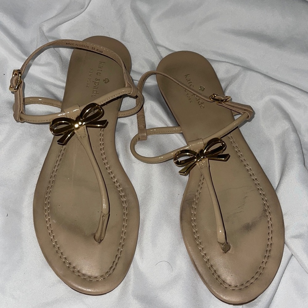 Kate spade ♠️ 8.5  tan with gold bow sandals